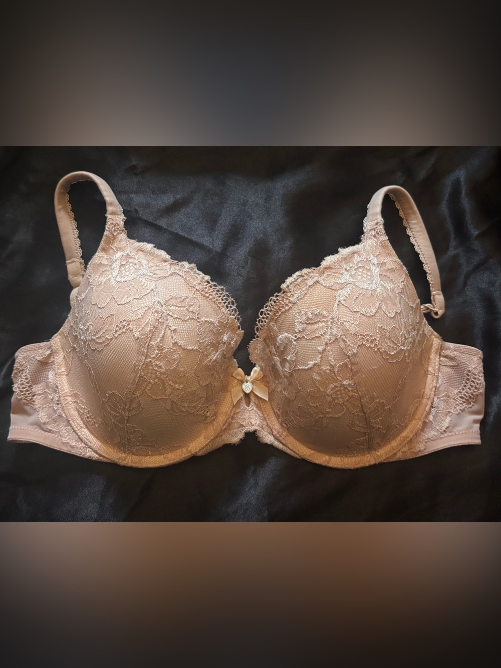 Victoria's Secret Lace Push-Up Dream Angels/Very Sexy Bra in Beige